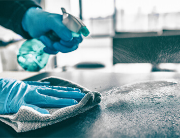 Kto masíruje, ten aj upratuje alebo hygiena v masážnom salóne